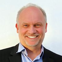 Portrait von Stefan Hausmann, Versicherungsmakler und Energieberater